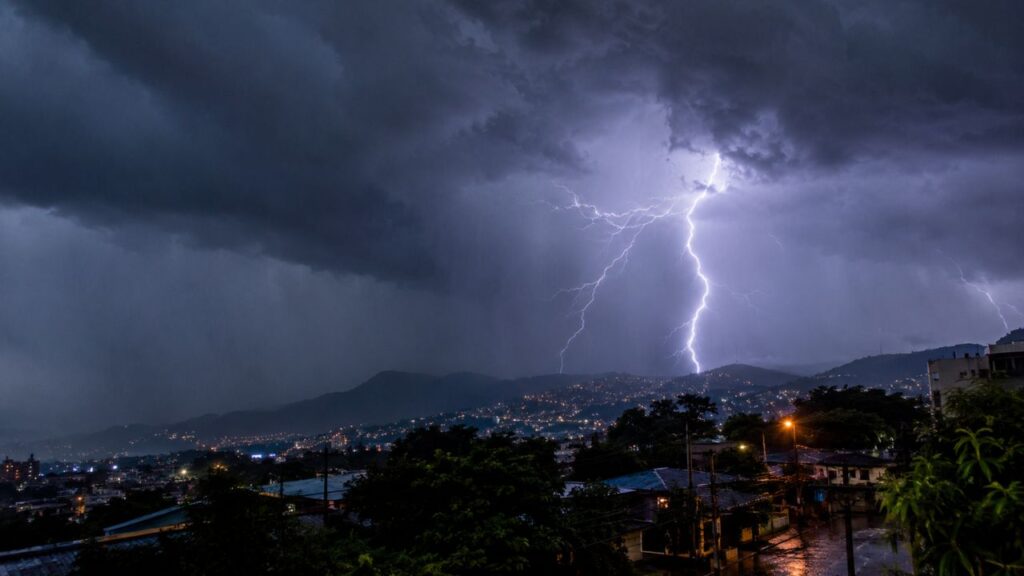 Lluvias con tormentas eléctricas afectarían varias zonas de Honduras este domingo.