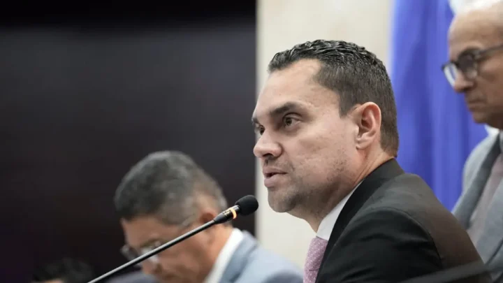 Personas podrán regularizar deudas tributarias, vehiculares y de servicios hasta diciembre de 2026